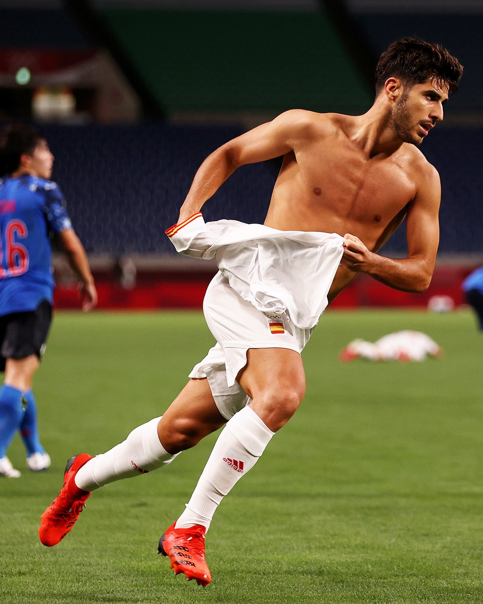 realmadridjapan's tweet photo. 🇪🇸 スペイン代表が決勝に進出！
☝ @marcoasensio10 ☝
#Tokyo2020 https://t.co/jHE937e109