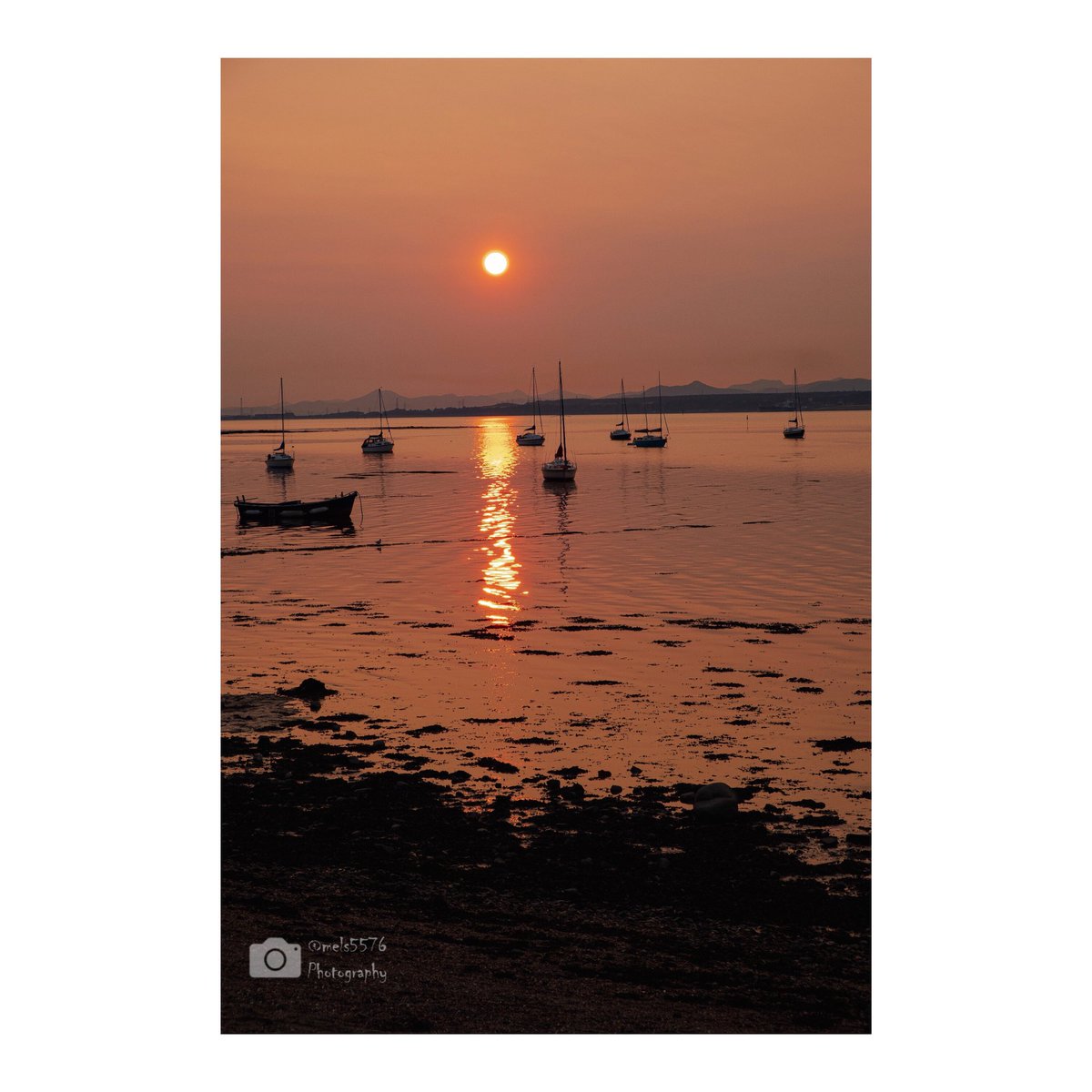 Sunset over The Firth of Forth 🌅⛵️ <a href="/VisitScotland/">VisitScotland</a> <a href="/PhotoWalkScot/">Photo Walk Scotland</a> <a href="/nature_scot/">Former NatureScot account</a> <a href="/UndisScot/">Undiscovered Scotland</a> <a href="/SeeWestLothian/">Visit West Lothian</a> <a href="/hiddenscotland_/">Hidden Scotland</a> #neverstopexploring #outandaboutscotland #sunsetphotography #sunsetskies