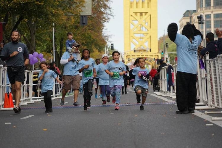 bigdayofgiving's tweet photo. Runnin' for Rhett aims to nurture healthy communities through fitness and nutrition. It was established in memory of Rhett Seevers, who passed away in 2004 from complications of Cerebral Palsy. Since then, @runninforrhett has helped 35,000+ area students.

https://t.co/ybQTFrK7H8 https://t.co/kOpwlnqy1t