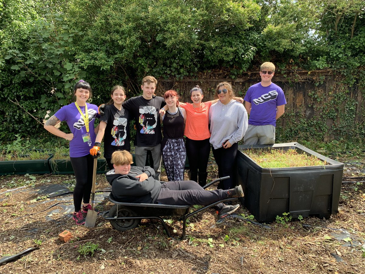 DoncasterDamian's tweet photo. It was all happening in Balby. Came across a brilliant NCS activity led by Courtney and Oscar and organised by @Club_Doncaster The young people had spent 2 days clearing the community garden 🪴. Here’s the before and after evidence! Job Done ✅ 🙏👍@MyDoncaster @MrJohnDavis https://t.co/nfoYxsarnb