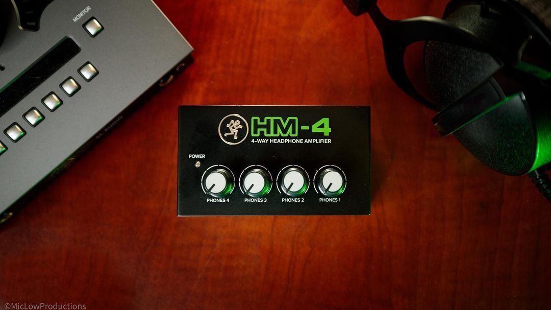 MackieGear's tweet photo. "The Bare Essentials 🏃♂️"🏃🏻♂️
📸 @miclowproductions
#TechTuesday #HM4 #HeadphoneAmplifier https://t.co/XikeUdEnqG