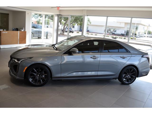 Alderson_Caddy's tweet photo. Massage Seats
Power Moonroof
WiFi Hotspot
Head-Up Display
Universal Home Remote
The Universal Home Remote in our #2021CadillacCT4 #Sport lets you activate compatible devices (security systems &amp; home automation devices) from inside your vehicle🤯! 
Visit➡️: https://t.co/iobHX2camb https://t.co/y14CuyfWAd