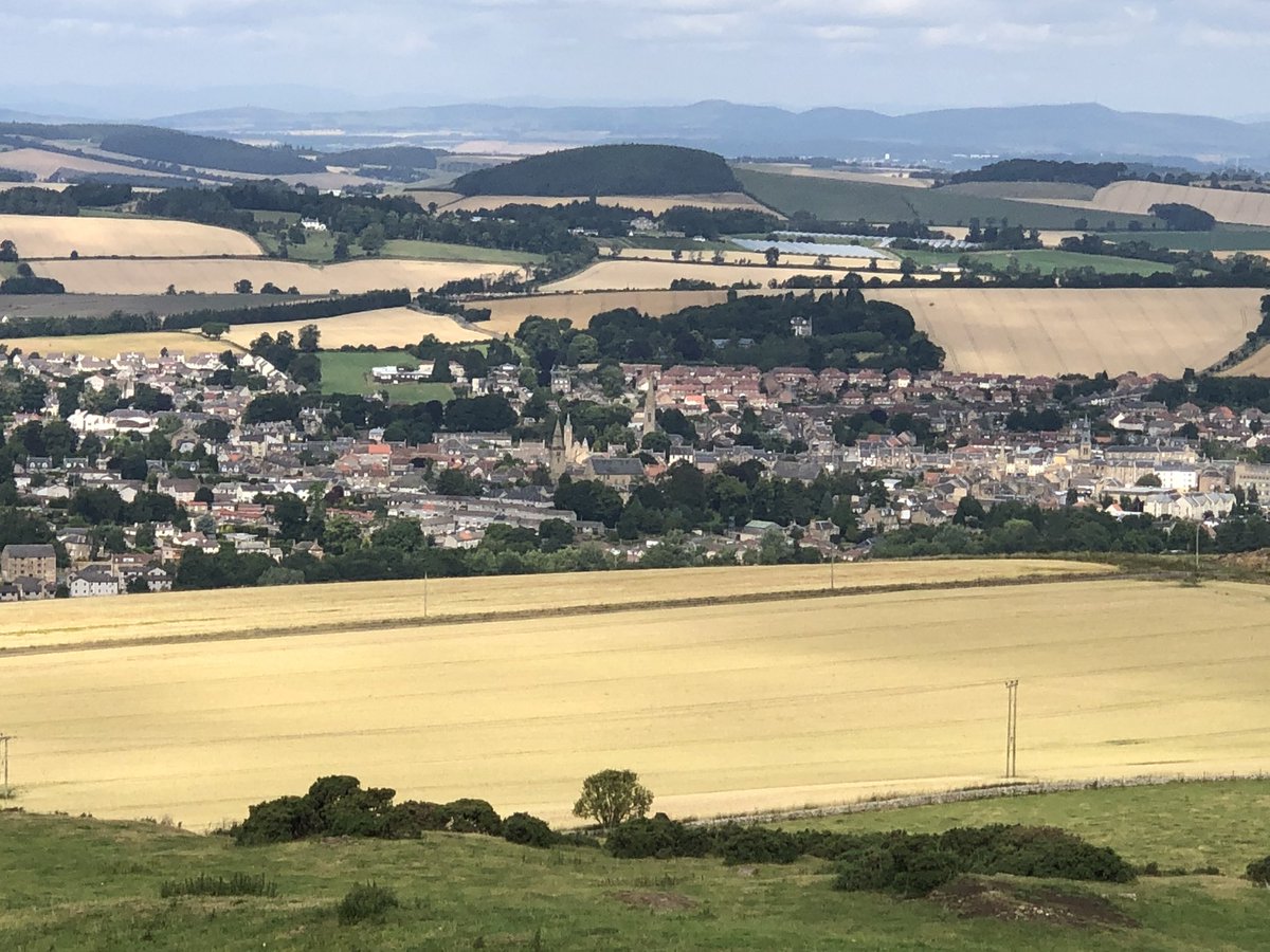 iain_gray's tweet photo. Back to my #10000step walks in #Fife .. lovely walk up the #HillofTarvit with wonderful views looking over #Cupar @N_T_S @visitfife @fifetourism @welcometofife .. and a visit to the very special statue of @JimClarkTrust in #Kilmany https://t.co/hLvq5EQkSX
