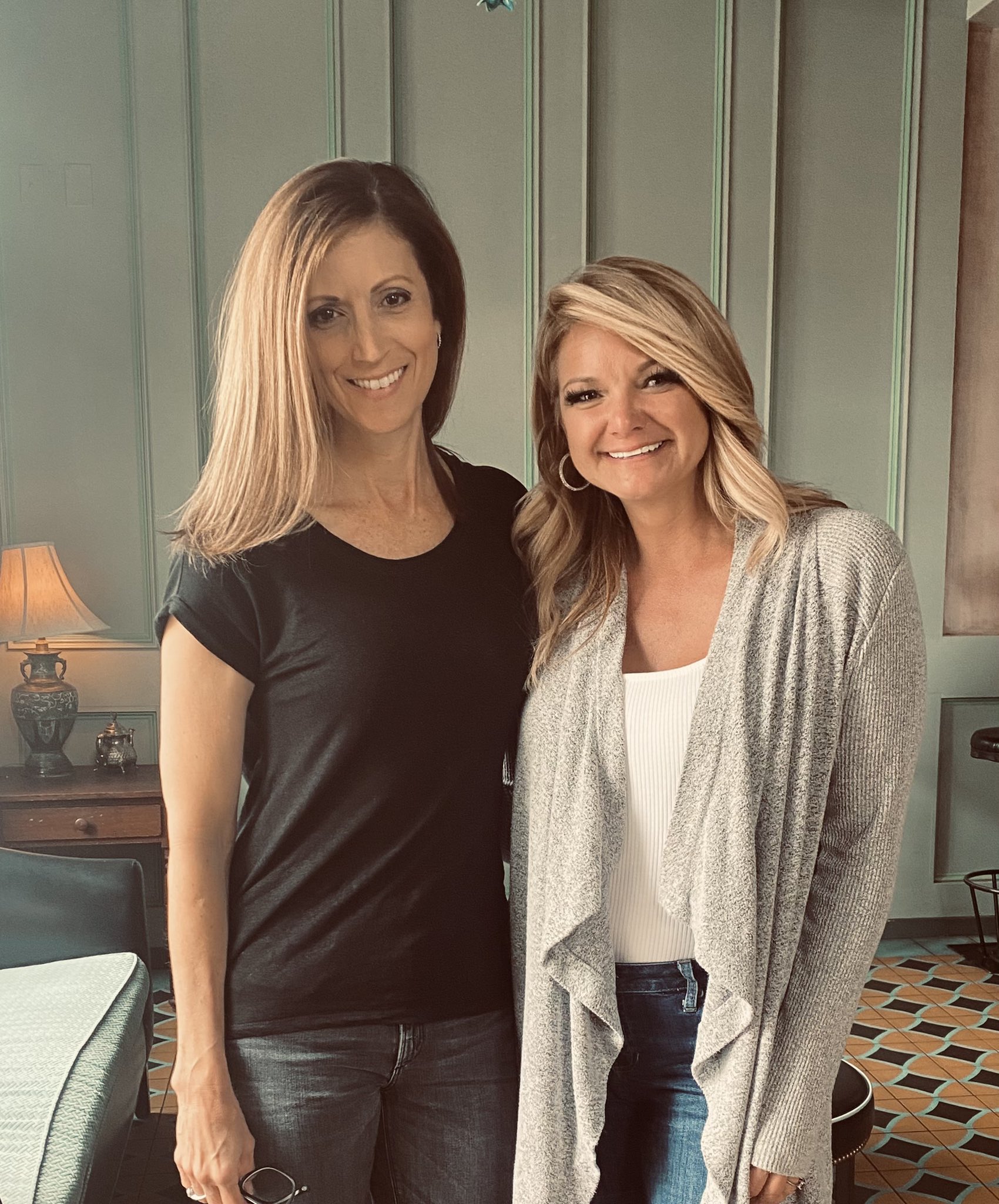 laura-moody-fox-13-on-twitter-rival-stations-sister-friends-forever-jenleighwfla-https-t-co-ribsdqqa7k-twitter