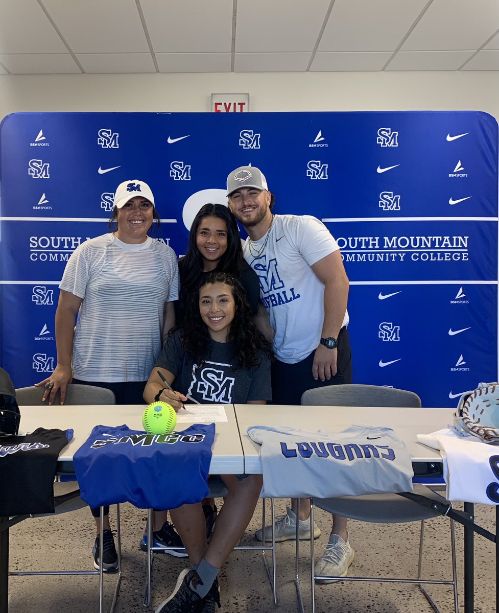 MtnSoftball's tweet photo. This is what it’s all about! We are thrilled to announce the official signings of Alexa Key and Mia Stankiewicz to play Division 1. Lex has signed to play at Gardner-Webb University and Mia has signed to play at Cal State Northridge. It’s a great day to be a Coug! @alexaekey https://t.co/5mo97vvWvU