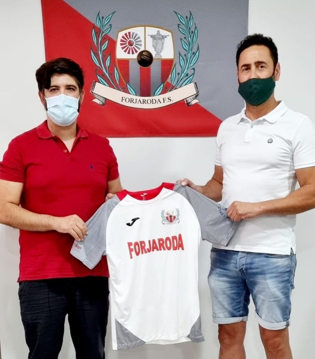 JSalvadorChia's tweet photo. Nuevo equipo, nuevo club, nuevo reto. Deseando de comenzar una nueva temporada y trabajar duro hasta conseguir los objetivos marcados.
Vamos Forjaroda fs !!!
#futsal #futbolsala #futsalcoach #FutsalMasculino #sport #coach #coaching #newchallenge #newchallengeaccepted https://t.co/hE7sts4wlB