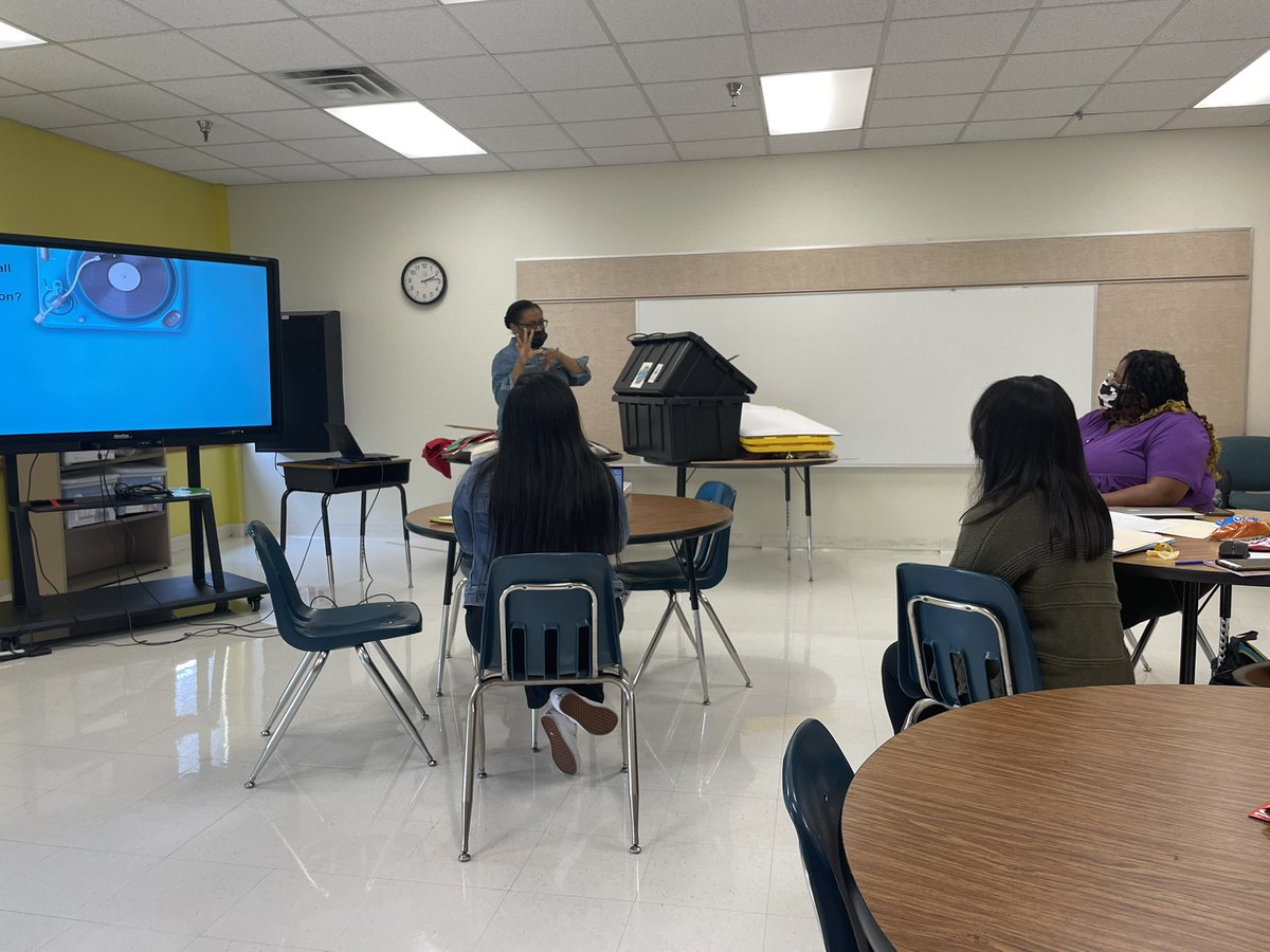 Cesar Chavez Learning Center tweet media