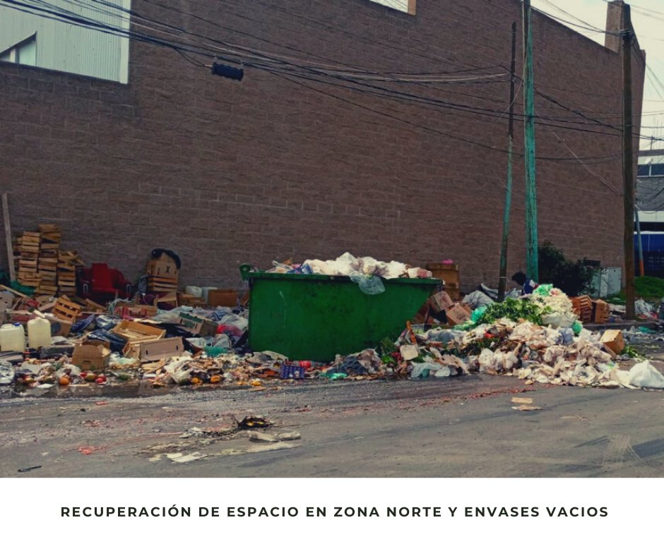 Ficedacomunidad's tweet photo. Los trabajos de limpia y recuperación de espacios, efectuados por la Coordinación de Operación, continúan en las inmediaciones del mercado. #PorUnaMejorCentralDeAbasto #CEDACDMX #RecuperacionDeEspacios #EnvasesVacios #ZonaNorte https://t.co/qbWQEYjsGx