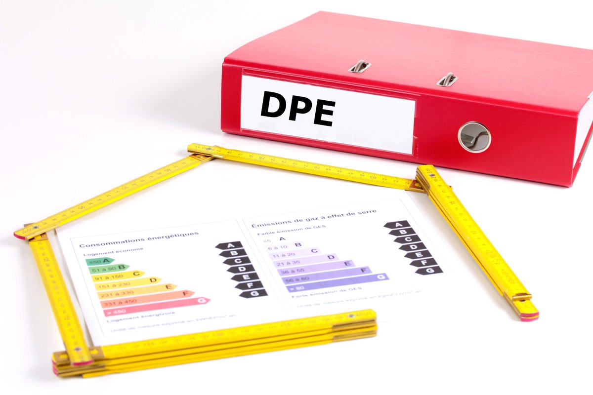 Notaires_CSN's tweet photo. Diagnostics #immobiliers : ce qui a changé depuis le mois de juillet. Les #notairesdeFrance vous informent ! https://t.co/xB06o3n54h #DPE #logement https://t.co/ap7Y8X0nUv