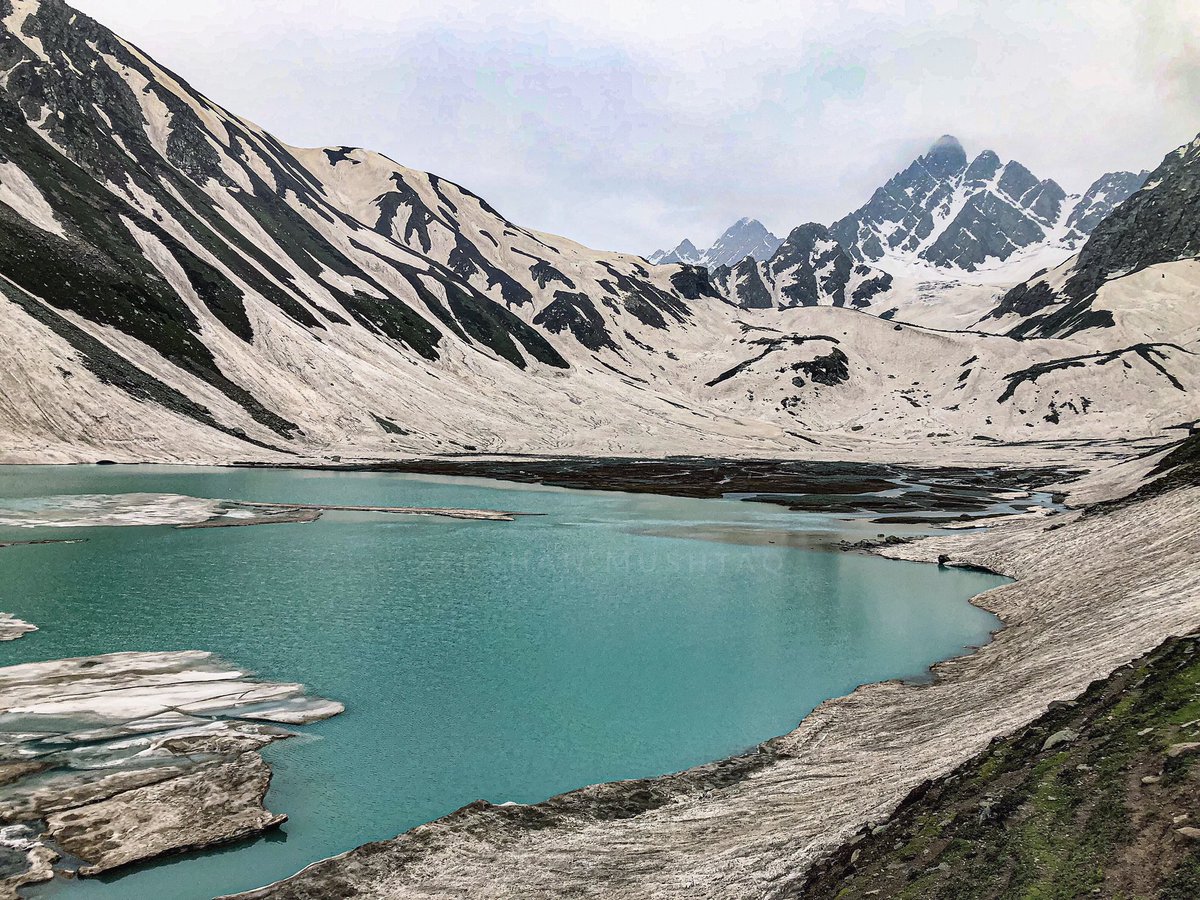 ZeeshanMushtaqq's tweet photo. I looked and I didn’t see any one but you whom I love.
.
.
#alpineadventurers #alpinelakeswilderness https://t.co/Zg0dcRncpb