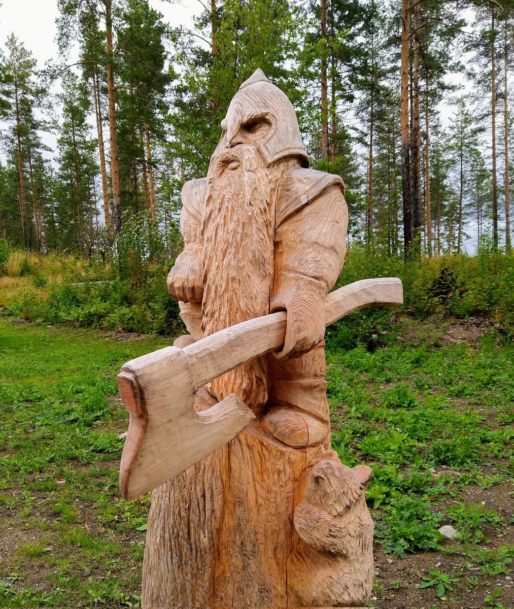 TieraLaitinen's tweet photo. Keitä #Kalevala'n hahmoja kuvien veistokset esittävät? Yksi helppo ja kaksi vaikeaa.
Tviittaan vastaukset huomenna tai kun kerkiän.
#Retretti #saimaantaideluola #visitpunkaharju https://t.co/CXUzqY8sWq
