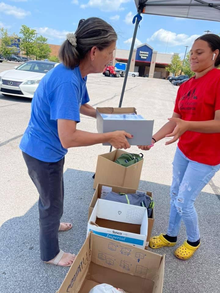 iamrodneysmith's tweet image. Ashanti &amp;amp; Amya who completed our 50 Yard Challenge a few weeks ago have been collecting school items and will be giving them to kids who need them . They also started their “ You Mow Girls” company and will still be mowing free lawns for those in need !