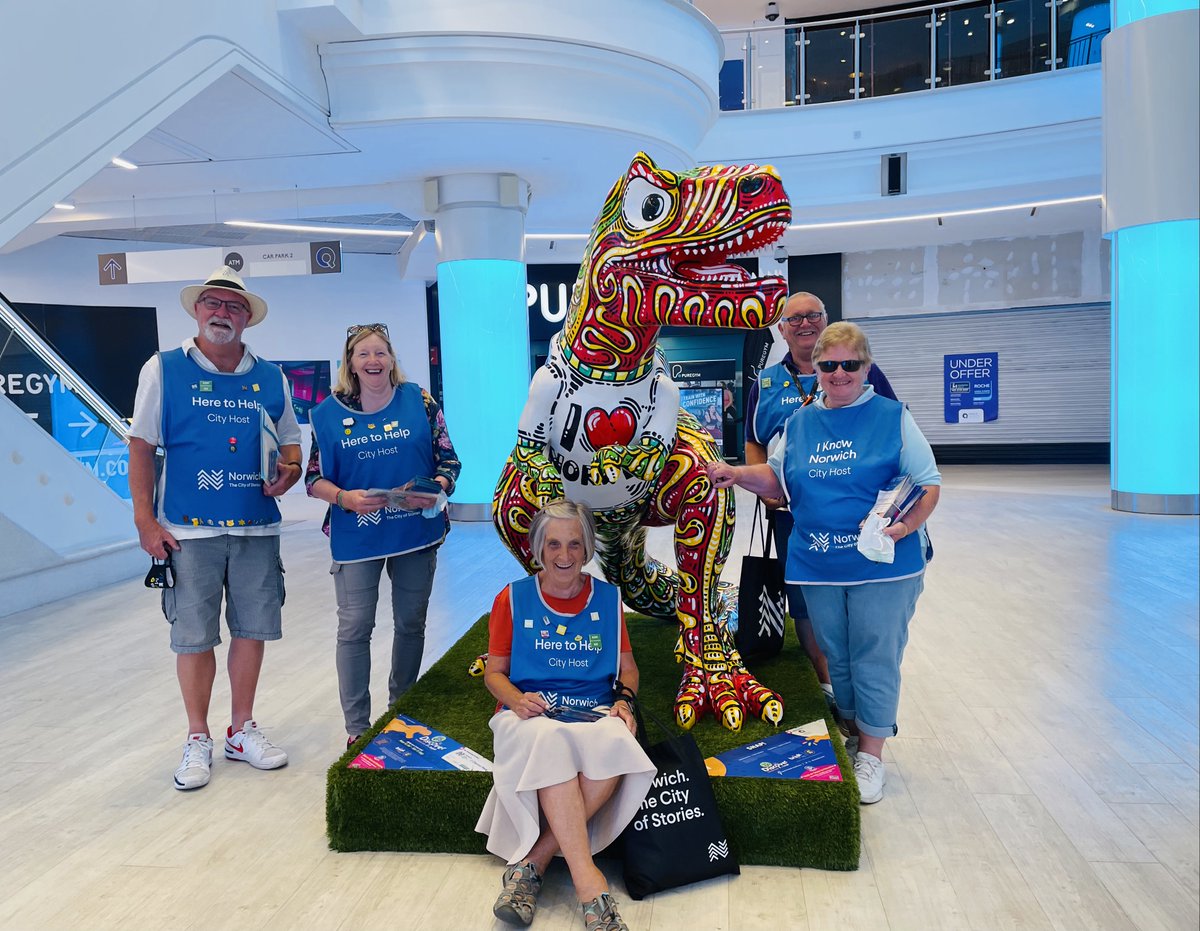 We popped into to see someone today who❤️Norwich  as much as we do #Norwich #cityofstories #cityhosts #heretohelp #gogodiscover #dinosaurs 
@CastleQuarter_  @NorwichBIDUK @VisitNorwich @GoGoDiscover21 🦖💙