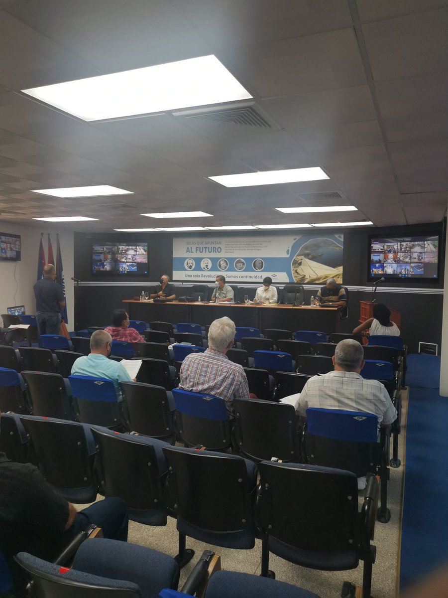 Con la presencia de la #ViceprimeraMinistra Inés Maria Chapman, efectuamos reunion de trabajo con el sistema empresarial del #INRH, dónde evaluamos los principales indicadores de eficiencia al cierre del primer semestre #SomosContinuidad #INRHCuba #PonleCorazonACuba 🇨🇺