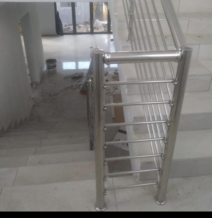 Khodi_Mutavhas's tweet photo. I install glass and steel balustrades. I'm based in Thohoyandou Limpopo, and I travel to Gauteng and Mpumalanga. You can reach me on WhatsApp at 0792795287
#DjSbu 
#Vendatwitter 
#SmallBusiness https://t.co/oKzx2ySpwR