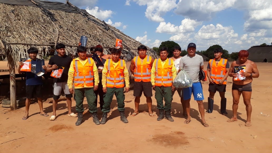 AssoForetVierge's tweet photo. L’AFV contribue au renforcement opérationnel des brigades anti-feux sur le Territoire Indigène du Xingu pour une meilleure gestion des incendies incontrôlés dans la région.
Pour plus d'informations, nous vous invitons à visiter notre nouveau site internet https://t.co/9wbvitc5Ah https://t.co/eiReT7RCa4
