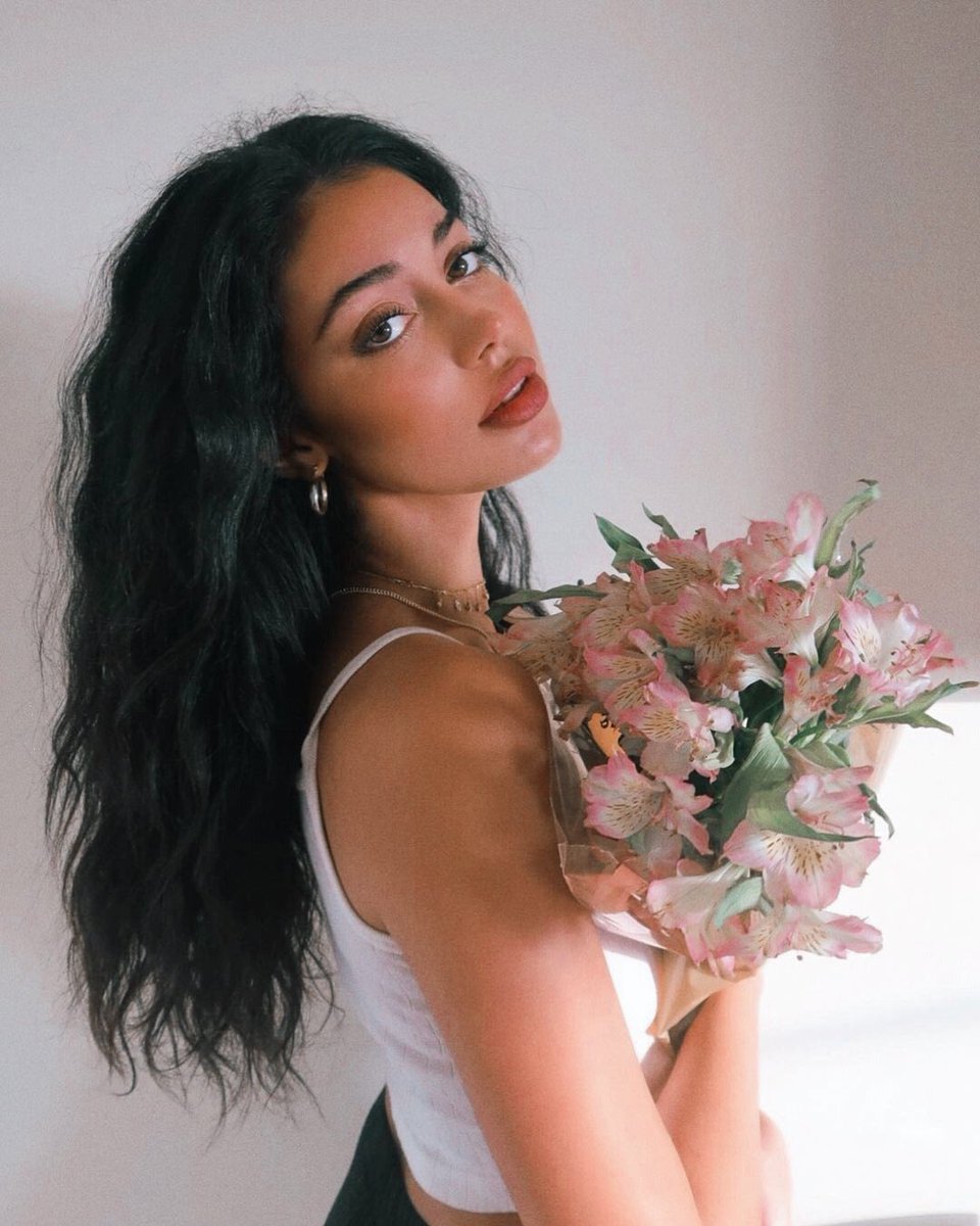 ⠀⠀
⠀⠀
⠀  ⠀* ▉ ▍𝓘𝗡𝗦𝗧𝗔𝗚𝗥𝗔𝗠 𝗣𝗢𝗦𝗧
⠀⠀ ━━━━━━━━━━━━━
⠀ ↷ 𝟹 ᴀᴜɢᴜsᴛ 𓄹 -`﹫𝗻𝗶𝗰𝗼𝘃𝗲𝗿𝘀𝗮𝗰𝗲☑ ⦂
⠀⠀
⠀   ᭕ ❝ 'la vie en rose' sounds in
⠀   the background and makes it
⠀   magical 💝💐 ❞
⠀⠀
⠀⠀