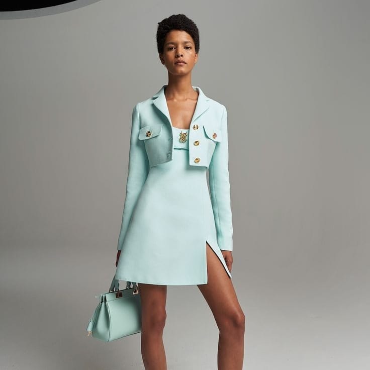 Giambattista Valli 2022 collection
#fashionmodel #fashiondesigner #fashiondress #fashionista  #fashionblog #fashionstyle #fashionblogger #fashion2022 #fashion  #vogue #vogue2022 <a href="/voguemagazine/">Vogue Magazine</a>