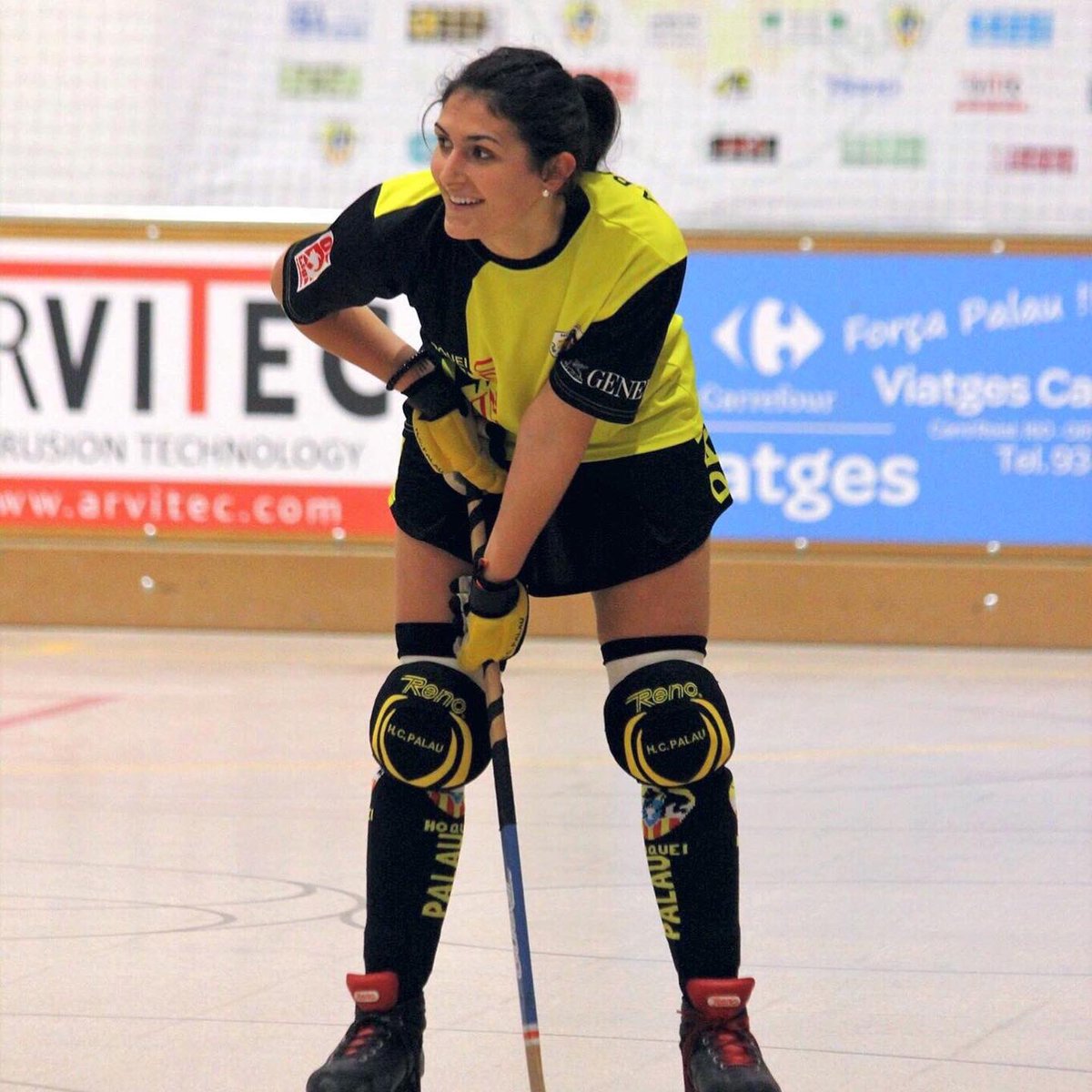 chpalafrugell's tweet photo. 📣PRESENTACIÓ📣

L’@albarumi2 formarà part del primer equip sènior femení del club 🙌🏻

La jugadora, de 26 anys, arriba al Palafrugell procedent del @GironaCH , on hi ha estat militant les últimes tres temporades a #OKLligaF

Benvinguda al club!👏🏻

#CHPalafrugellFEM 🤍🖤 https://t.co/3zQoYDCEyh