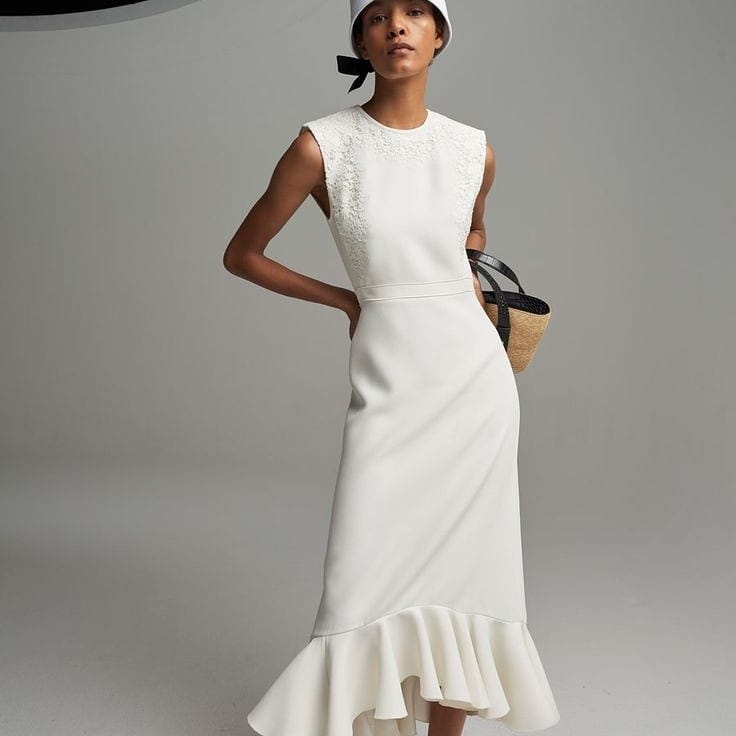 Giambattista Valli 2022 collection
#fashionmodel #fashiondesigner #fashiondress #fashionista  #fashionblog #fashionstyle #fashionblogger #fashion2022 #fashion #vogue #vogue2022 <a href="/voguemagazine/">Vogue Magazine</a>