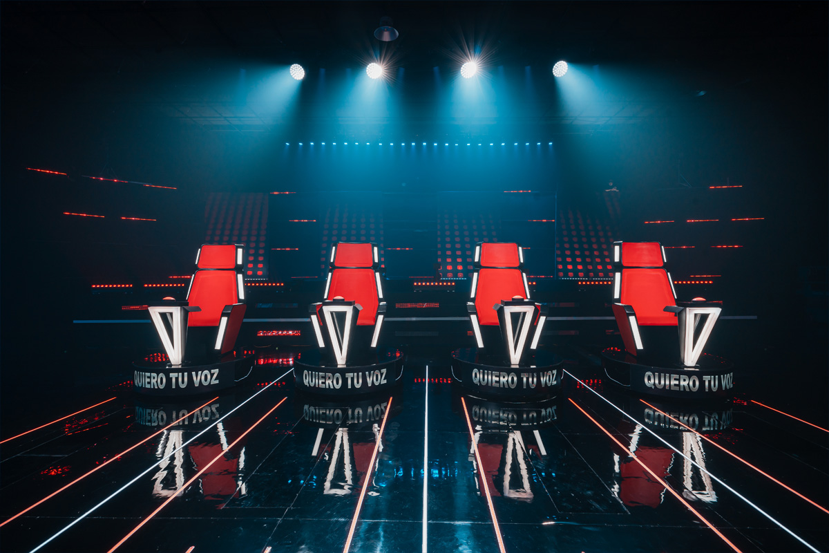 ClayPakyNews's tweet image. Claypaky Fixtures Light Up the Stage for the New “The Voice Dominicana” TV Series. Read more: cutt.ly/Claypaky_TheVo…
#Claypaky #IgniteYourShow
#Mythos2 #BEYE #StormyCC #GlowUp #ShowBatten100 #AxcorSpot300