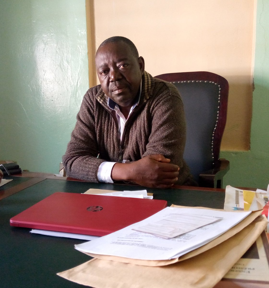 IPatmut's tweet photo. Province : Le notable katangais Kibwe Mbuyu Kikudji dénonce ce qu'il qualifie selon lui de l'archarnement dont il est victime. Il demande l'implication des autorités.
@LukondeSama ,@fatshi13 ,@JacquesKyabula ,@AseloOkito 
@moise_katumbi 
@radiookapi. Lisez la suite https://t.co/F3YLSQY4HJ