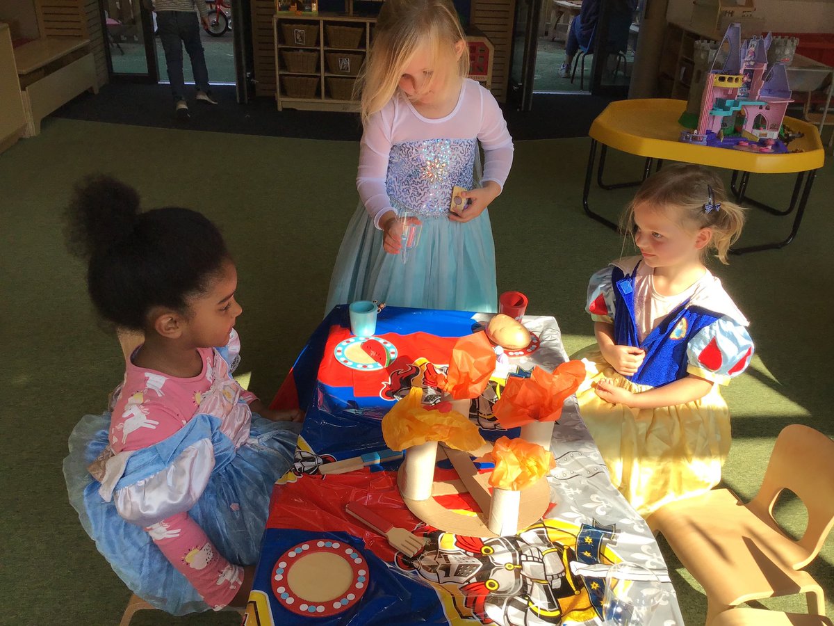 winterfoldhs's tweet photo. This week in Fun Club, our pupils are enjoying their time as Knights and Princesses, with a specially made fortress for training and a fairytale castle. #WinterfoldFunClub #WinterfoldActivities #Summer2021 #TheWinterfoldWay https://t.co/YqvILnwpOm