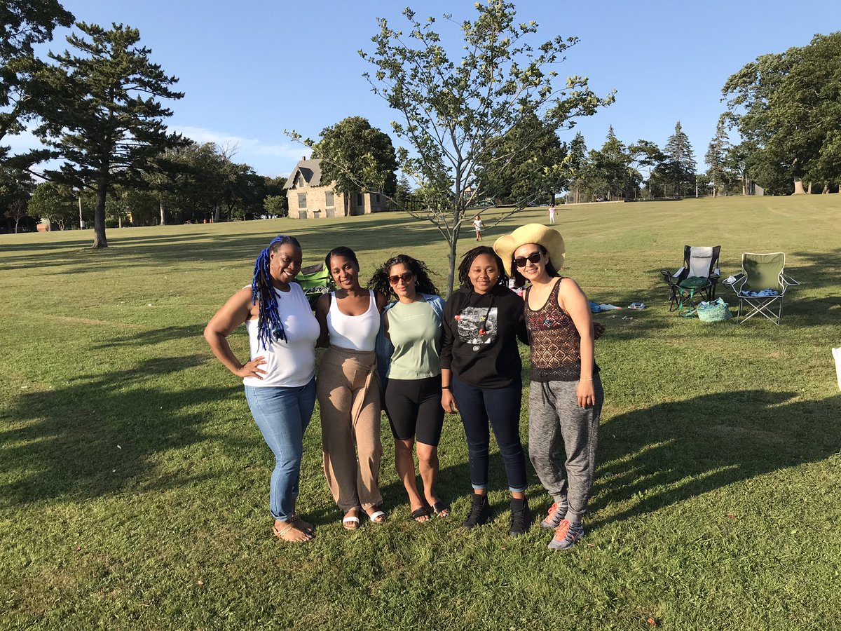 Kizzy_Key's tweet image. Canna Yoga on the beach with my SE Ladies