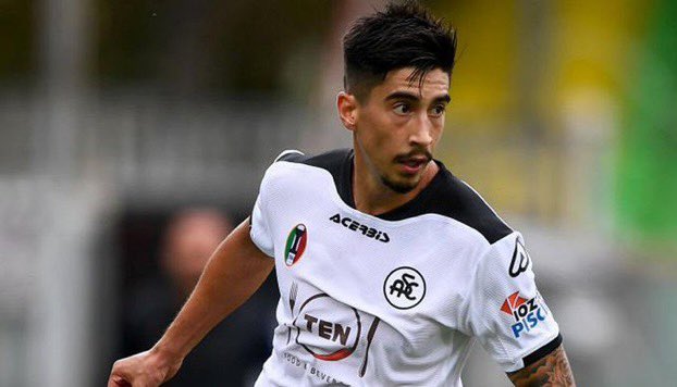 Debido al desvío del avión que trasladaba a Juan Ramos, el lateral llegará a Montevideo a la tarde/noche para hacerse los exámenes médicos y firmar contrato para que el día de mañana ya comience a entrenar con el plantel.