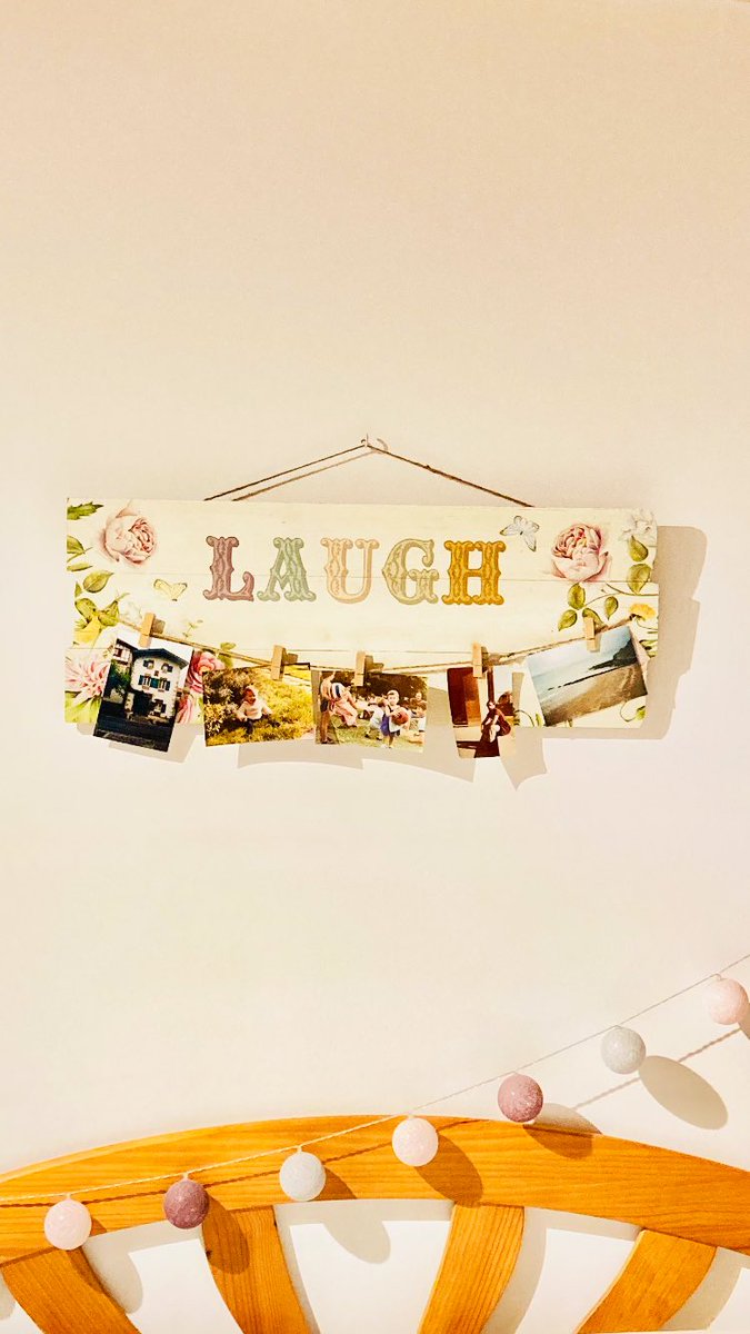 AnaCanoraFM's tweet photo. #NotaMental en el lugar estratégico para comenzar y terminar el día... #UnDíaSinSonreírEsUnDíaPerdido #CharlesChaplin #ReDecorando https://t.co/Vtr59RKmWw