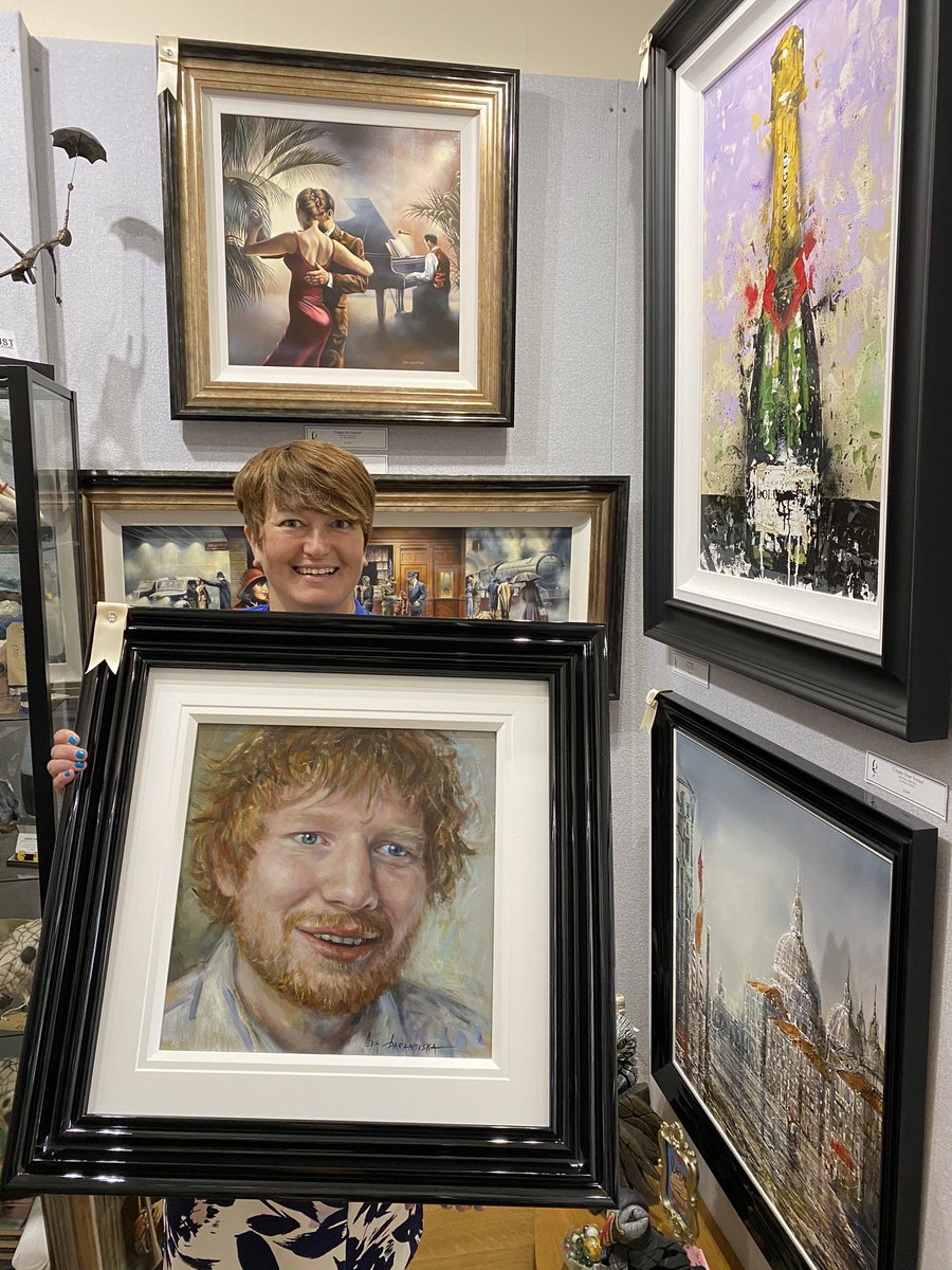 theacorngallery's tweet photo. NEW! This brilliant painting of #EdSheehan by Ieva Baranovska!
I can hear Ed’s music as soon as I look, how wonderful! ❤️
#Art #artist #gallery #pocklington #deliveryavailable #edsheeran #theshapeofyou #ballads #guitar #singer #songwriter #singersongwriter @SmallBizUtd https://t.co/b9IycE8hFG