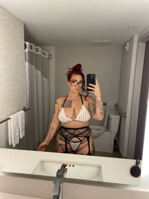 Last night 🤍🔲🖤🔳 https://t.co/Ej6uRxoVYz