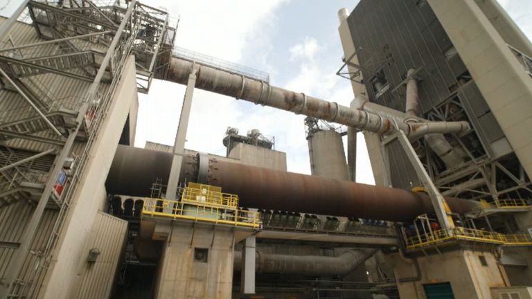 ecosolvercanada's tweet photo. "The production of cement - the active ingredient in concrete - accounts for around 7% of global #carbonemissions, a larger proportion than aviation and deforestation combined." From: @SkyNews 

Read more: https://t.co/cowDlIfwja https://t.co/F0sRfnU0Wc