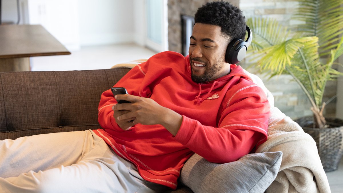 JakeStateFarm's tweet image. So much great music in this year&apos;s @nprmusic #TinyDeskContest. Check out my top 5 playlist: st8.fm/JakeNPRPlaylist