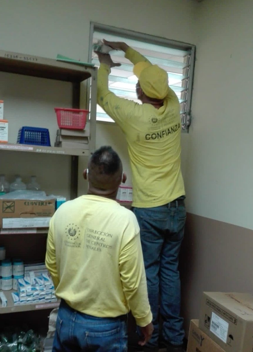 PenalesSV's tweet photo. Seguimos trabajando en la intervención de Unidades Médicas, los privados de libertad constantemente mejoran los espacios, adecuándolos para el uso de los pacientes, entre estas:

📌Conacaste y Comasagua, La Libertad.
📌Sensuntepeque, Cabañas
📌Texistepeque, Santa Ana. https://t.co/VbX5ynYg2X