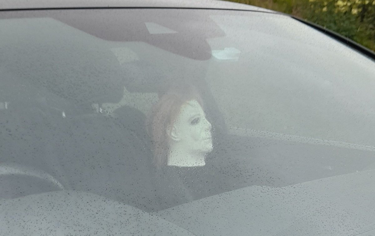 DolDeBie's tweet photo. Do you reckon a guy called 'Mickey Myers' drives this car? Let's just say, I didn't wait around to find out?
#scarydrivers #MichaelMyers #happyhalloween #roadtrip https://t.co/TIiwuGTnls