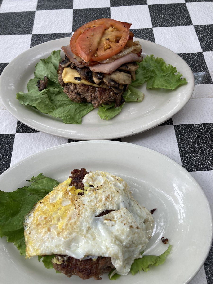 sambeaux64's tweet photo. This is how I break a fast! Paul’s Da Burger Joint on 2nd Ave/St. Marks Place is Da Bomb. Absolutely my fave burger in NYC.
#actorslife #nycactor #nyc #nycburger #burger #keto #CarniCore https://t.co/0lsSSxM5kh