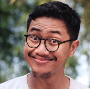 QT with a photo of you that somebody else has taken. Selfies are not allowed. It can be old or new but ideally one that really captures you. tks <a href="/kuurrriiii/">masakura</a>