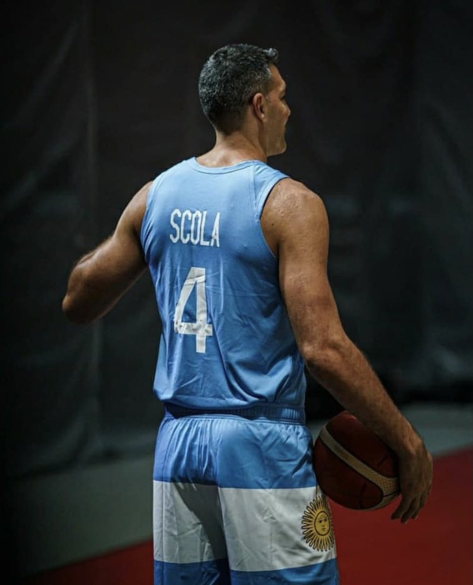 Se te va a extrañar <a href="/LScola4/">Luis Scola</a> referente de todos . Ejemplo dentro y fuera de la cancha . Gracias por tu entrega y pasión . 🇦🇷