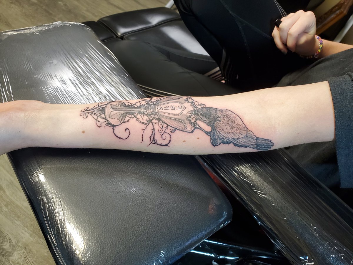 shadowhunterjo_'s tweet image. Done ✔ (pretend I didn't forget to do this last night lmao)