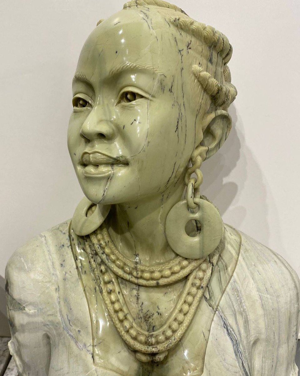 Jordan_Artworks's tweet photo. DAILY INVENTORY UPDATE🚨

Title:  Woman of Jade (2)
Cost: $1800
Artist: Moses Mangenda
Size: 11W x 14.5L x 6.5D in
Medium: Butter Jade

#sculptureart #sculpture #butterjade #art #smallartgallery #supportsmallbusinesses #artworks #taw #africandiaspora #homedecor #homedecoration https://t.co/XdFmAEWStZ