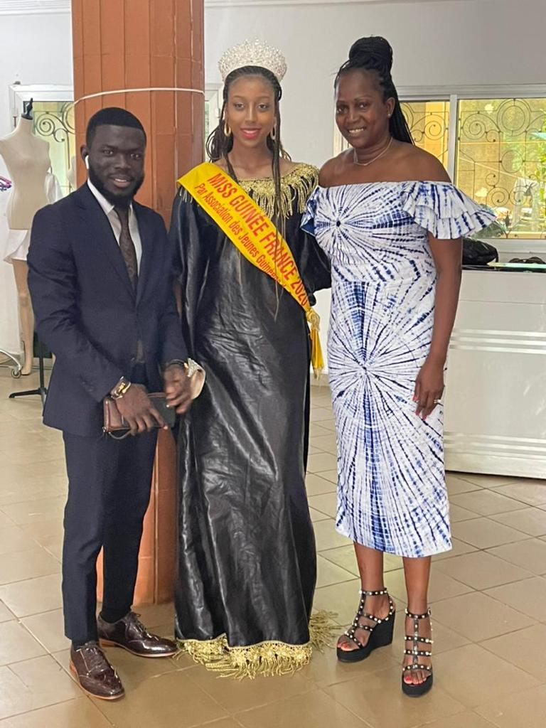 KPAAFMODE's tweet photo. [MISS GUINÉE 2021] 

Nous avons reçu dans nos locaux ce lundi, la visite de la Miss Guinée France. Cette visite s'inscrit dans le cadre des préparatifs de Miss Guinée 2021, nous avons échangé ensemble sur une possibilité de collaboration.

#Miss_Guinée_Nationale 
#Miss_Guinée_Fr https://t.co/7KzlhcXn17