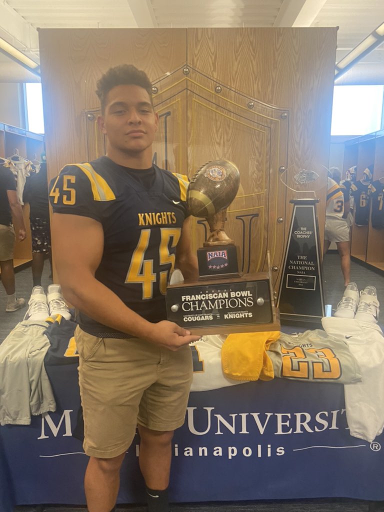 SegalBrendan's tweet photo. Had a great time on my visit to @MarianUFootball thanks to @CoachWhalen59 @CoachSilva_MU and @StinnToWin #TBD https://t.co/KRack7OAxV