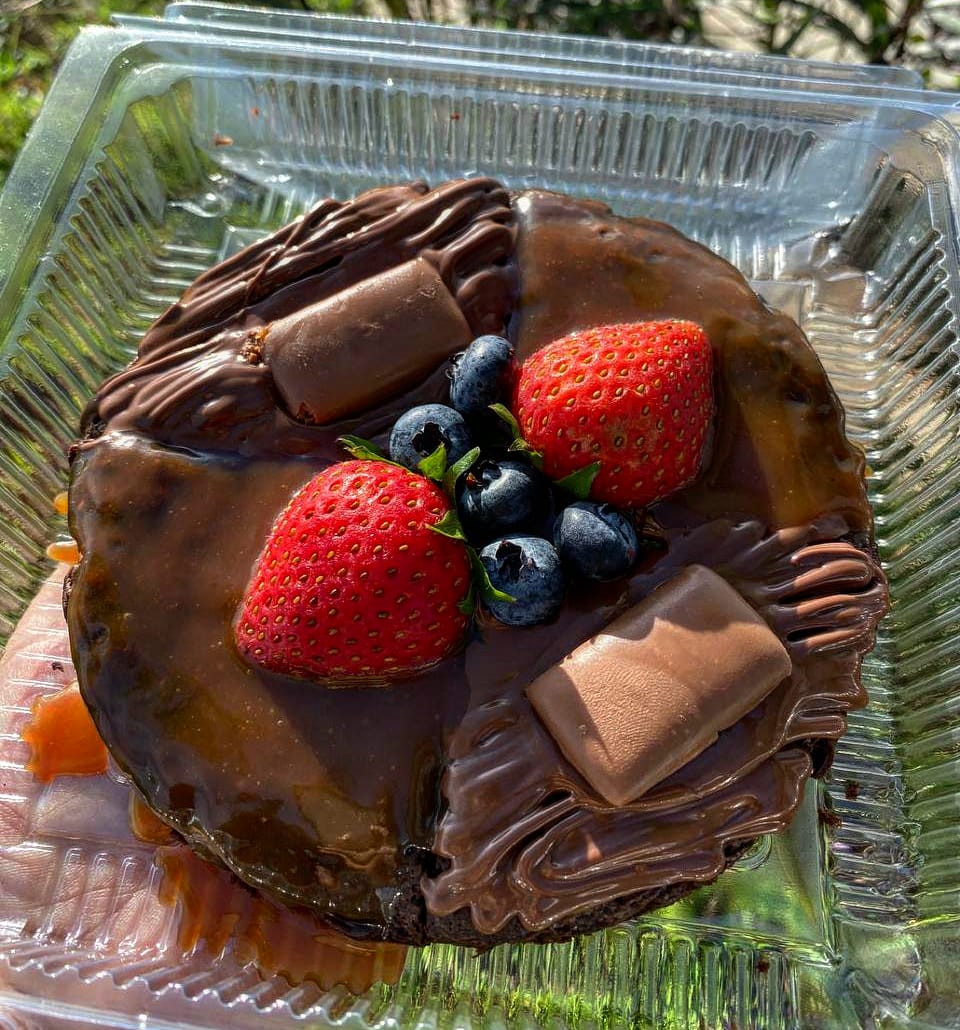 parcelsalem's tweet image. Assalamualaikum , saya Ada Jual brownies , kalau Ada kawan2 Dari Langkawi meh la Cuba , kalau korang nk Oder untu suprise Pon boleh , cuma Oder awal dua Hari Sahaja , details Oder Ada Di gambar kat Komen . boleh terus ws saya ya , ni link wa.link/w28ykc