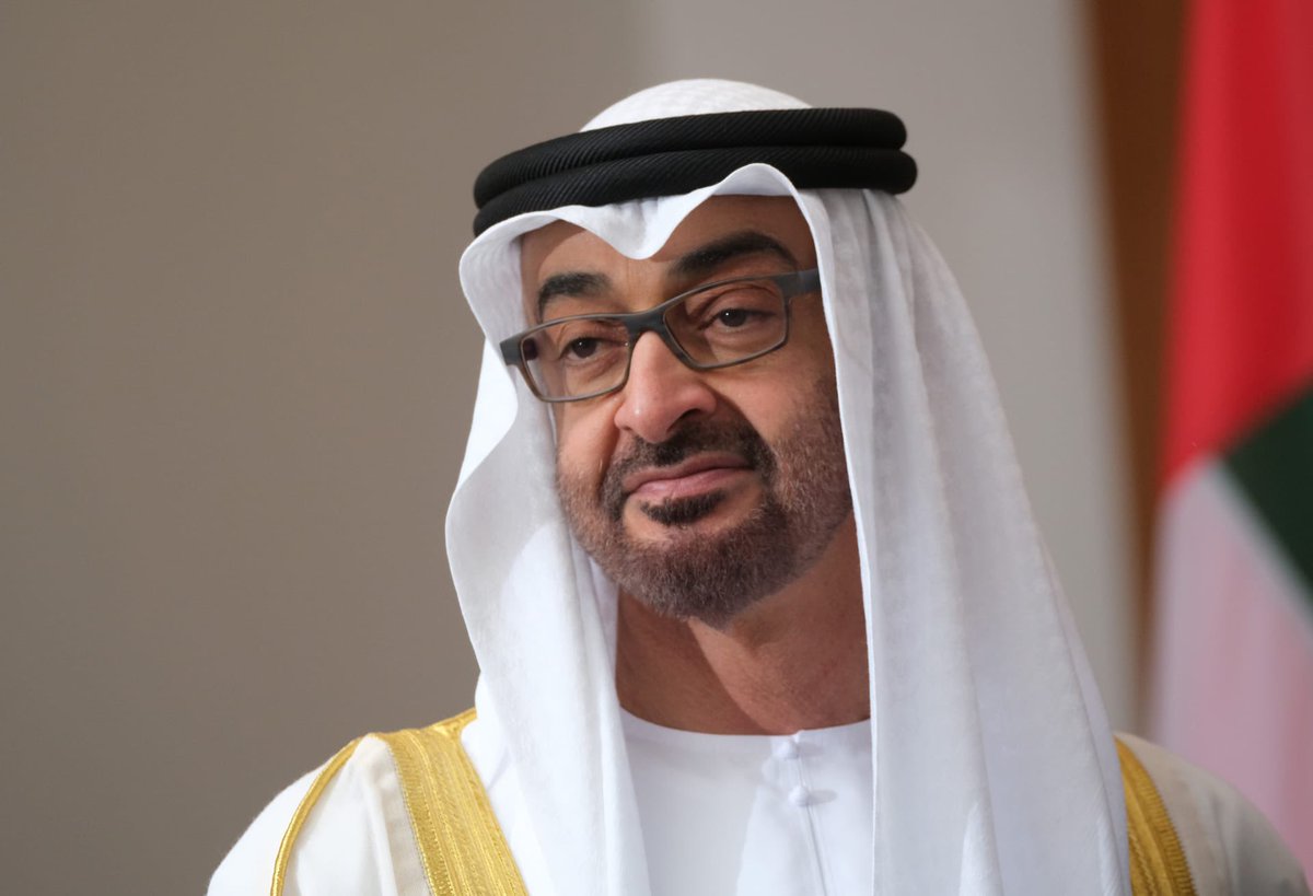 kama5beel's tweet photo. محمد بن زايد يرسل شحنة تعد هي الأكبر تحتوي 2 مليون لقاح كورونا وصلت على لمطار معيقتيه في ليبيا الذي يعد صعب الوصول اليه، سبق وأن أرسل المعدات الطبية لمنطقة قاحلة ونائية في الجانب الآخر من العالم في دولة تدعى صوماليلاند تفاجأ بها مواطنوها واخبروهم انها من رجل يدعى محمد بن زايد 🇦🇪 https://t.co/9yyV6F6ykx