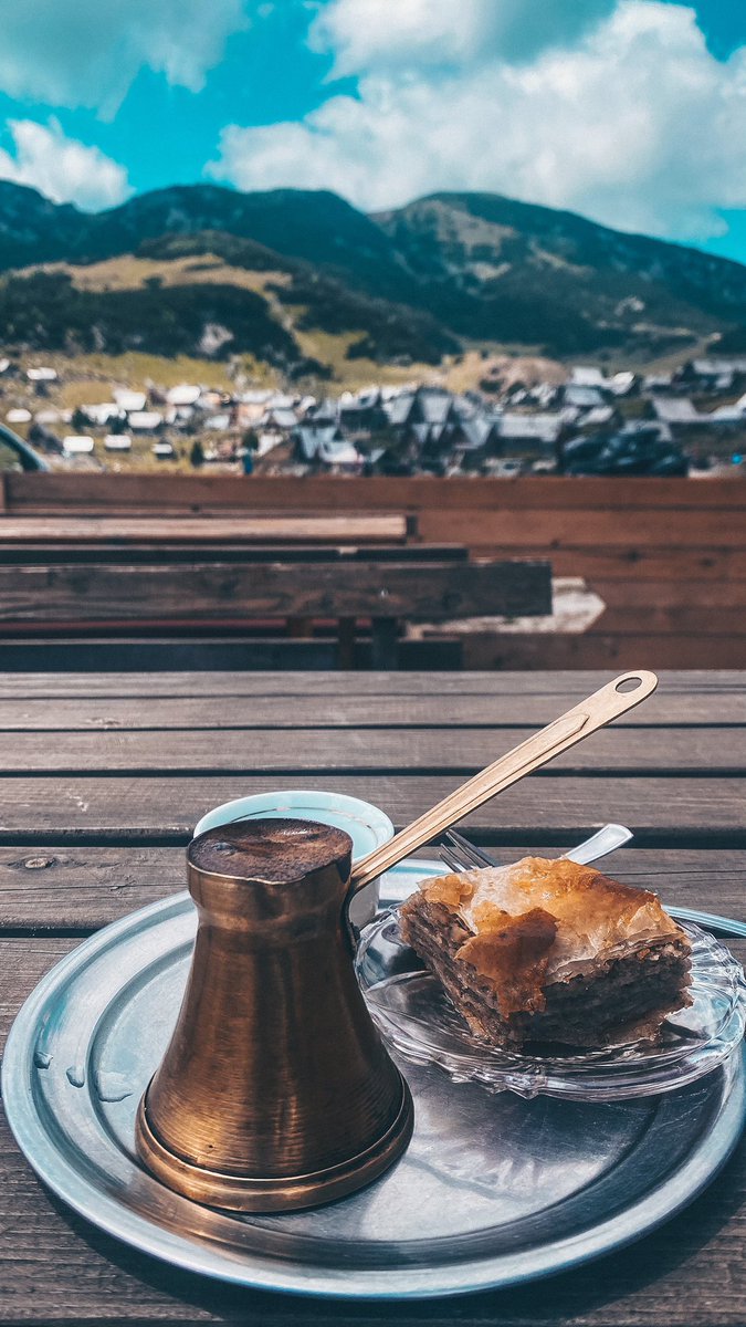 Monatamimi77's tweet photo. تصويري لبحيرة بروكوشكو في البوسنه .. مكان جميل لقضاء يومك 💙 جميله انتي يا بوسنة #prokosko #Bosnia https://t.co/gQG7Qm8mCs