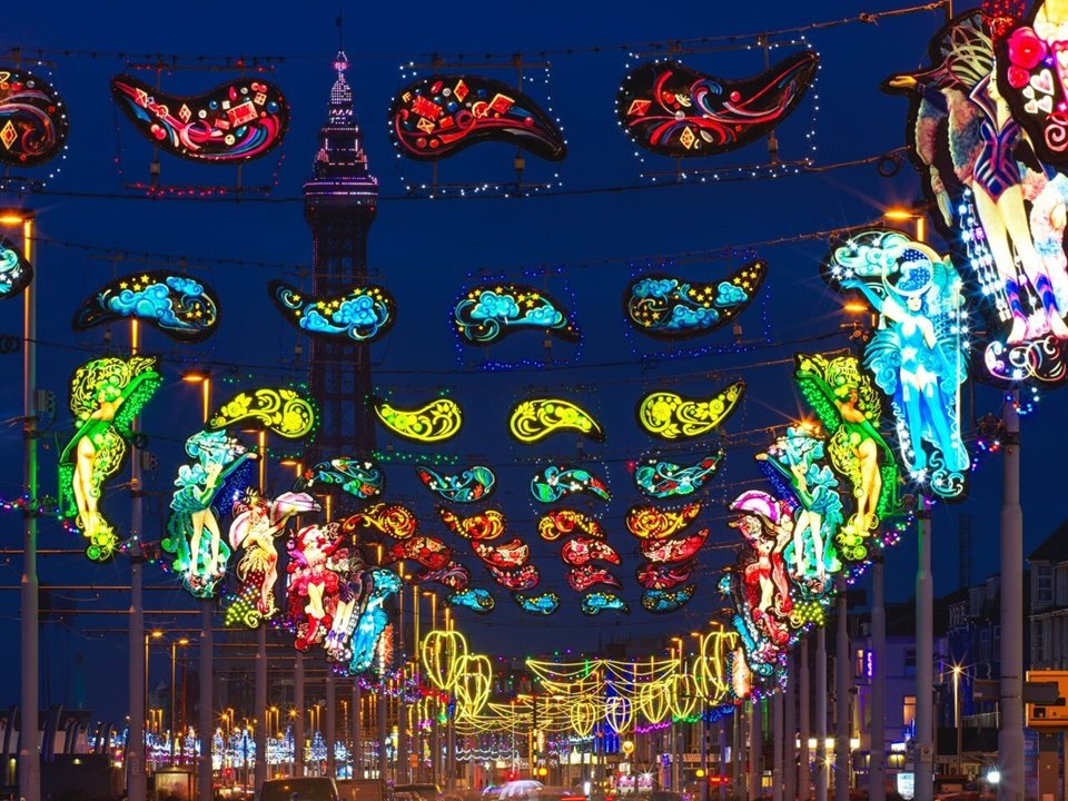 visitBlackpool's tweet image. This time next month, Blackpool Illuminations will be switched ON! 💡

The free light show will also be extended by two months for only the second time in their history, shining from 3 September until 3 January 2022! 📅

Find out more &amp;gt; bit.ly/bplilluminatio…