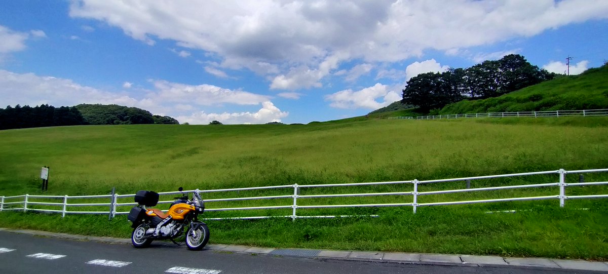 CutHouse_Amada's tweet photo. 秩父涼しい...
あの花10年目の夏だって。

#埼玉県秩父市
#あの日見た花の名前を僕達はまだ知らない。
#BMW #F650CS https://t.co/yaye1613ZG