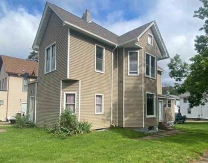 NoTimeZone_'s tweet photo. Duplex ask: $72,000
Rents: $1,200(mo)
Tax: $1,338 (2020) (an)
Insurance: $680 (an)
Maint: $1,000 (2020) (an)
WAT/SEW: $720 (an)

-Downpayment with FHA (3.5%): $2,520 (comes with PMI)
-Downpayment with Conv (3 %/20%): $2,160 / $14,400
-Downpayment with VA: $0

Chess not checkers! https://t.co/n2AFWjpH1p