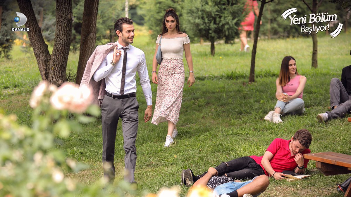 Geliyoruz.😎
📍#BahtOyunu yeni bölümüyle birazdan <a href="/KanalD/">Kanal D</a>’de sizlerle.💫 <a href="/aytacsasmaz/">Aytaç Şaşmaz</a> <a href="/cemre_baysel/">CEMRE</a> <a href="/arcfilmyapim/">ARC Film</a>